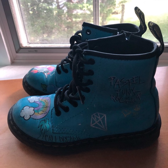 Blue Dr Martens boots - Picture 5 of 13